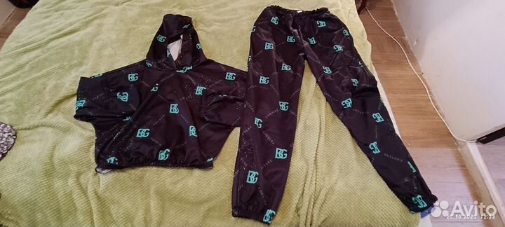 Спортивный костюм женский