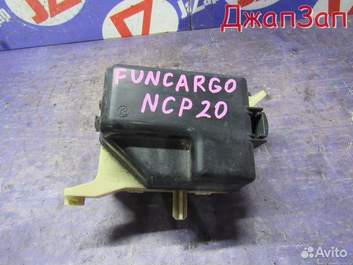 Блок предохранителей, реле Toyota Funcargo I (199