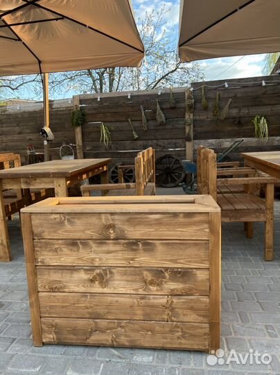 Деревянные уличные кашпо