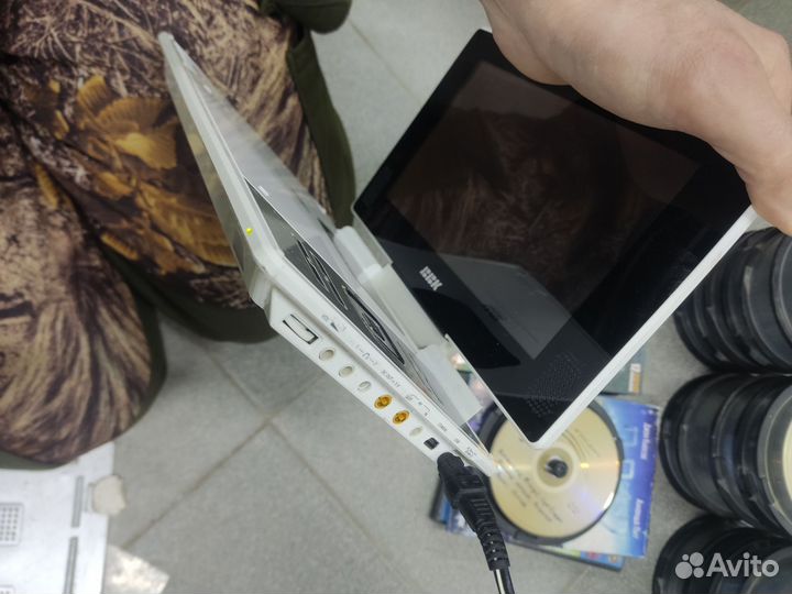 Портативный dvd плеер с USB, c SD+диски