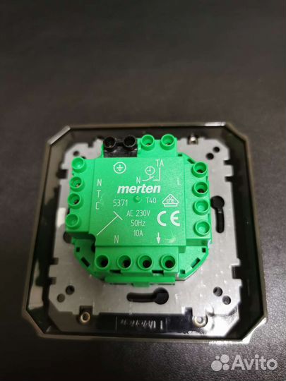 Merten терморегулятор теплого пола