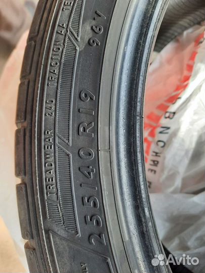 Dunlop SP Sport Maxx GT 255/40 R19