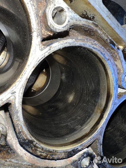 Блок цилиндров коленвал Golf 4