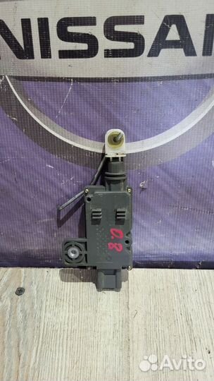 Активатор доводчик замка Nissan primera P12