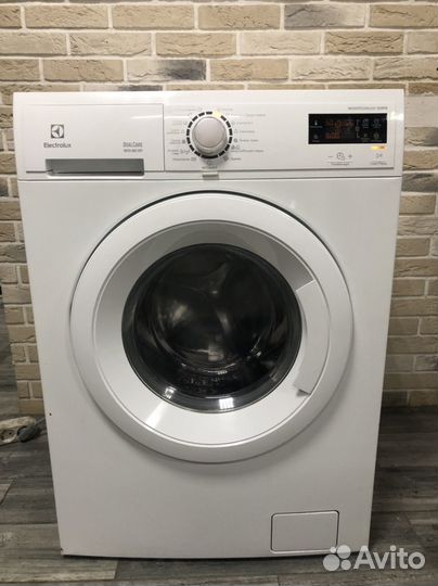 Стиральная машина Electrolux 8 кг с сушкой 4 кг