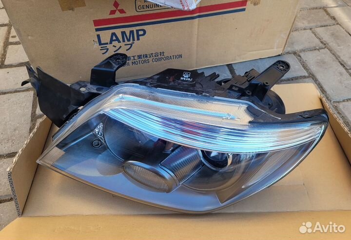 Фара mitsubishi outlander 1