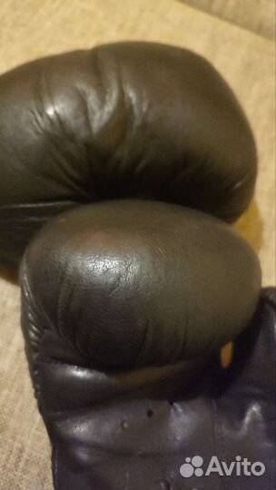 Боксерские перчатки