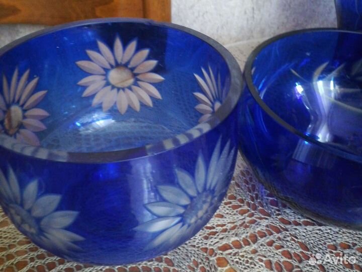 Вазы из синего хрусталя