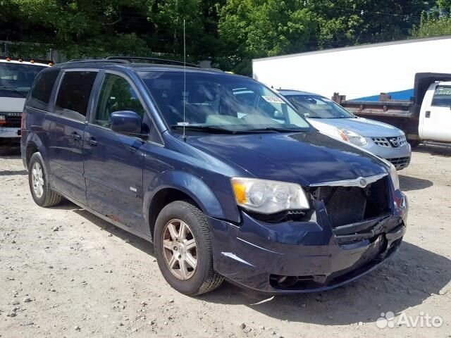 Разбор на запчасти Chrysler Town-Country 2008