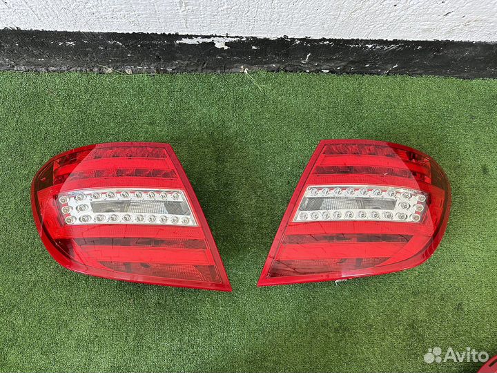 Задние фонари Мерседес W 204 Оригинал