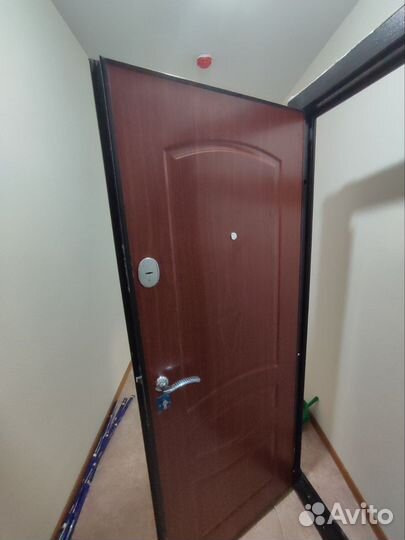 Дверь входная металлическая