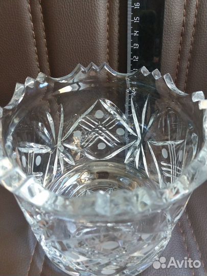 Хрустальная конфетница