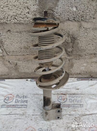 Стойка передняя правая Peugeot 308 1.6 2008