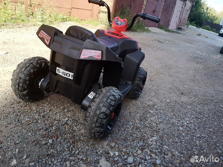 Детский электромобиль