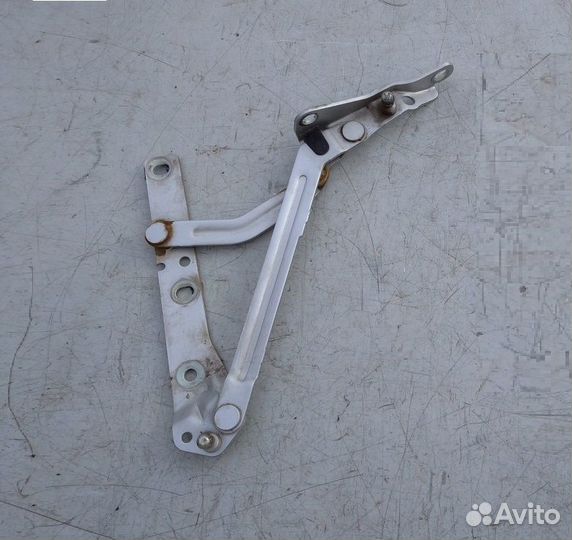 Петля крышки багажника Форд Фокус 2