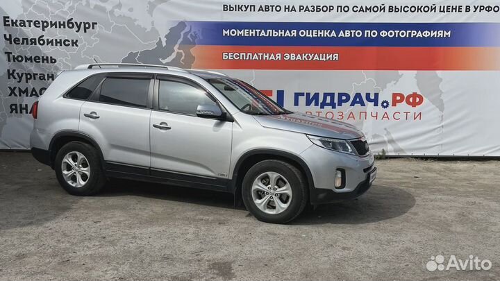 Консоль центральная Kia Sorento (XM) 846102P005VA