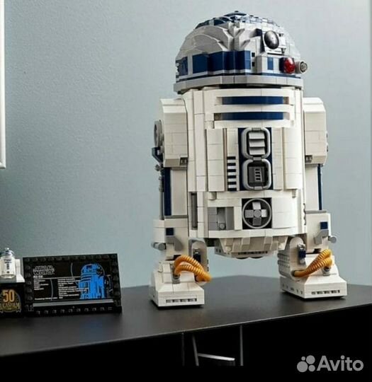 Конструктор Star Wars Дроид R2-D2 2314 деталей