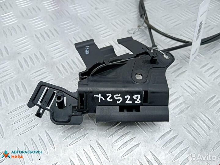 Ручка открывания капота Ford Fiesta 5 2004 1515856