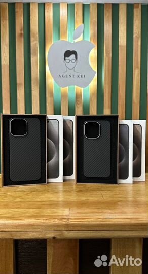 Карбоновый чехол на iPhone