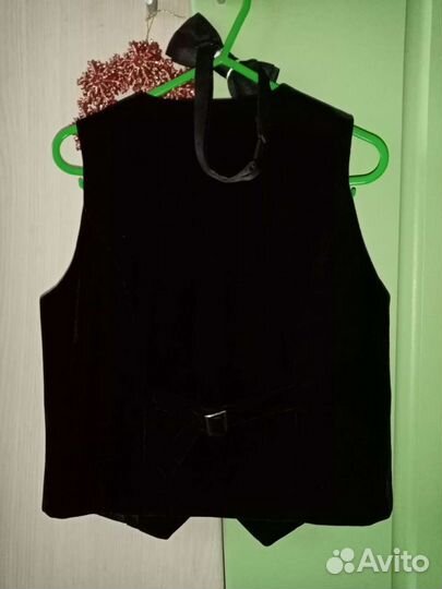 Жилетка с бабочкой