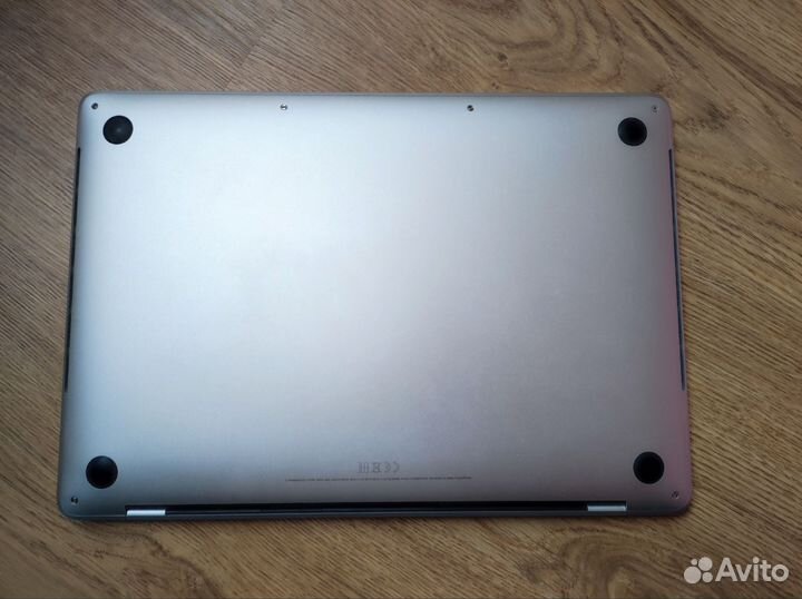 Macbook pro 13 2020 i5 16gb 512