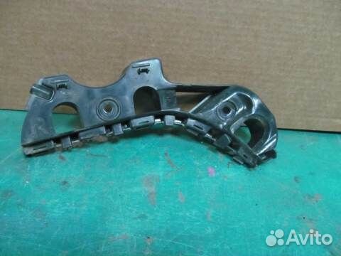 Кронштейн переднего правого крыла Volkswagen