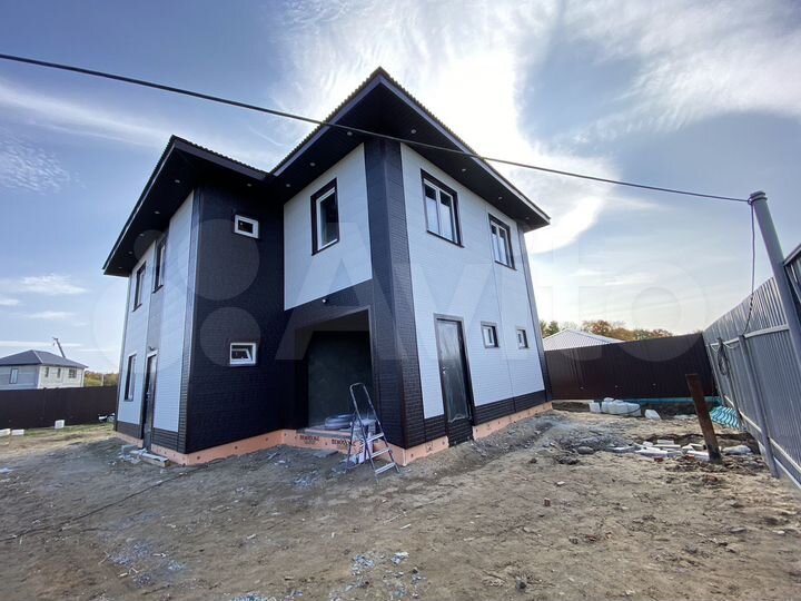 Дом 183,6 м² на участке 7,5 сот.