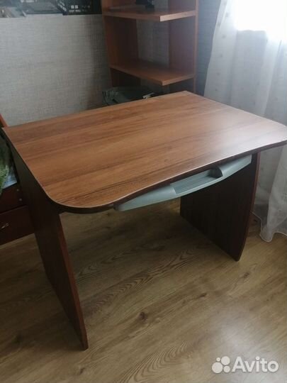 Письменный стол