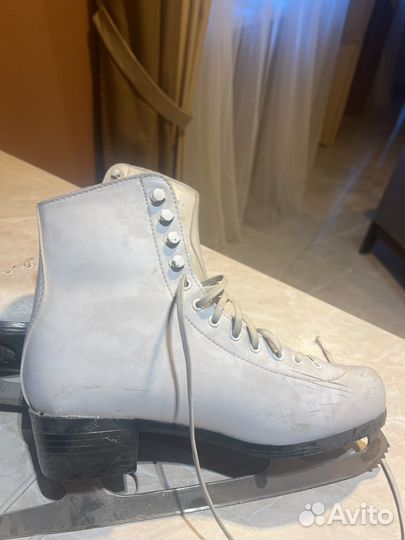 Коньки фигурные