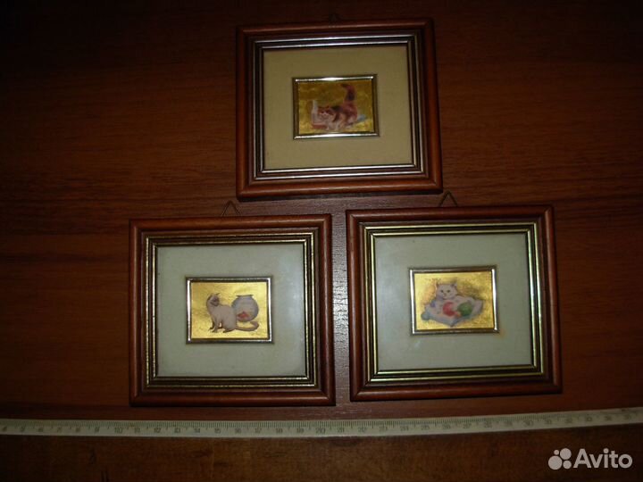 Литография на золотой фольге в рамке