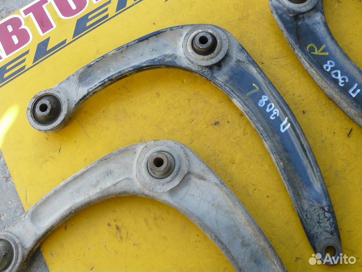 Рычаг передний для Peugeot 308 2010г