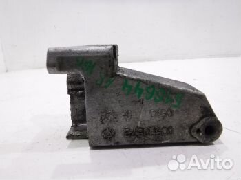 Кронштейн двигателя