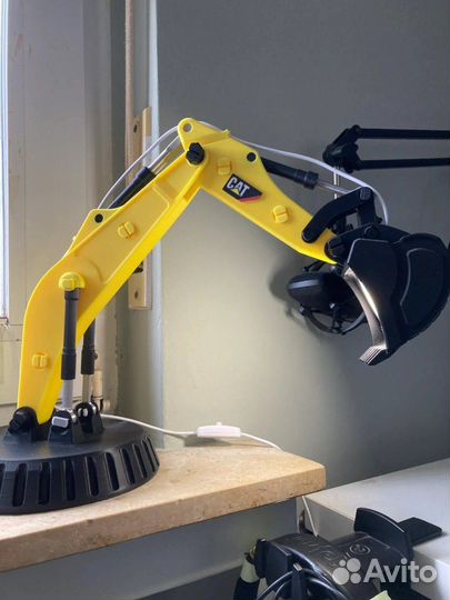 Настольная лампа экскаватор