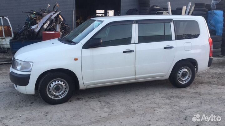 Крышка бардачка правая Toyota