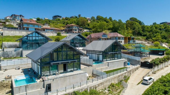 Дом 260 м² на участке 6 сот.