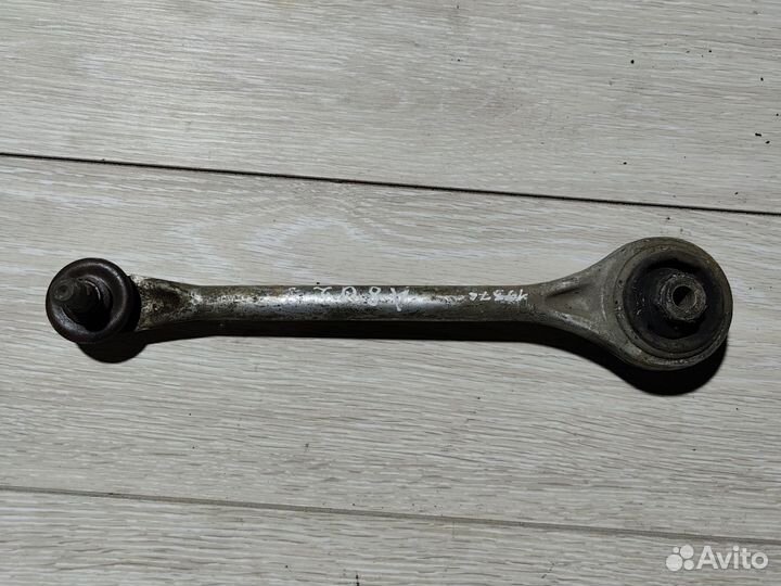Рычаг передний верхний Audi a8d2