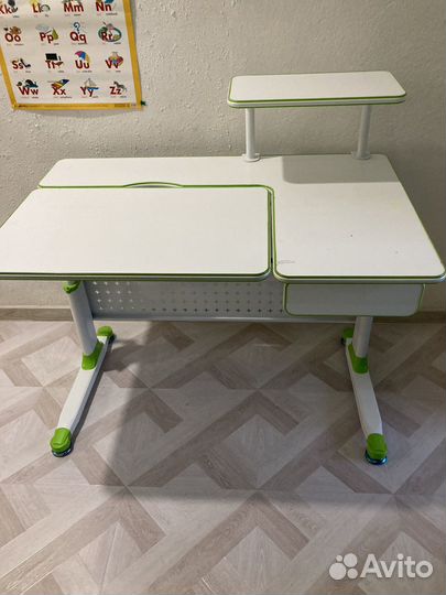 Стол письменный и рабочий