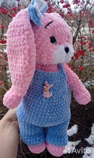 Вязаные игрушки зайка