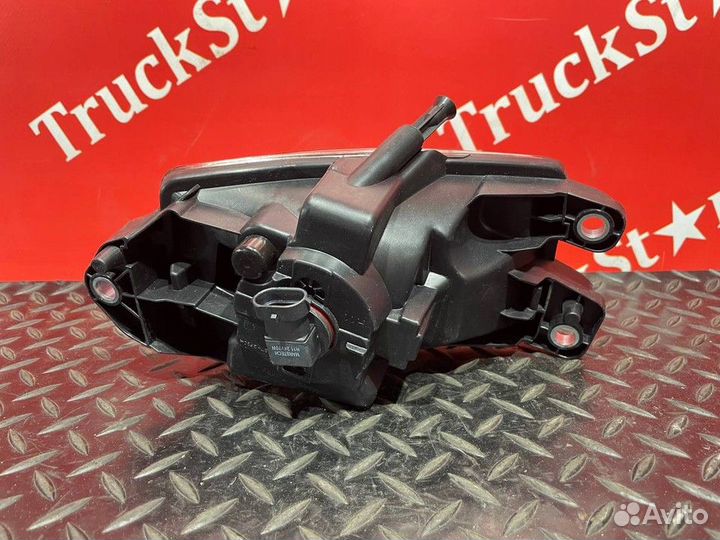 Фара противотуманная правая Renault T