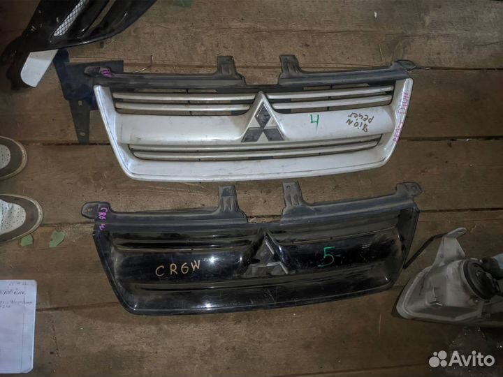 Решетка радиатора Mitsubishi Dion