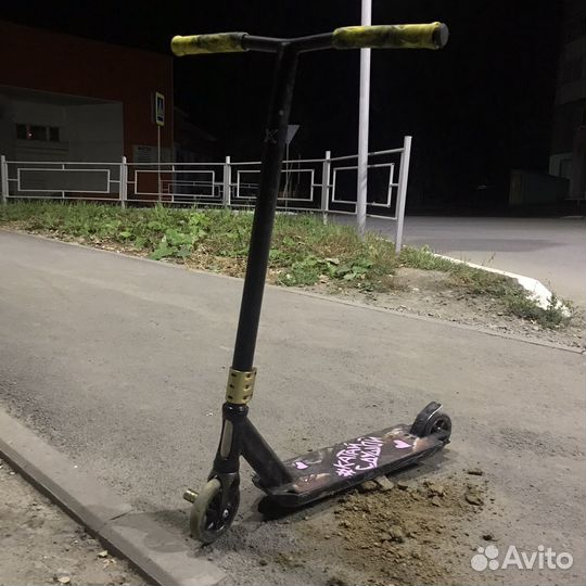 Трюковой самокат Explore