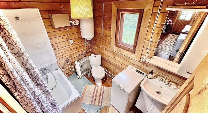 Дом 90 м² на участке 50 сот.