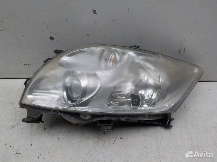 Фара левая Toyota Auris