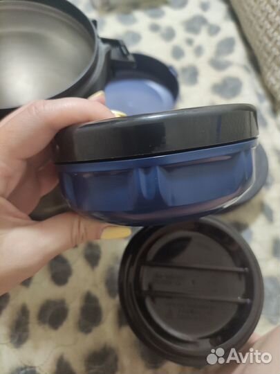 Термос с контейнерами thermos