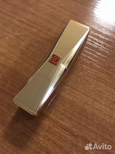 Губная помада Estee Lauder