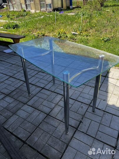 Стол стеклянный