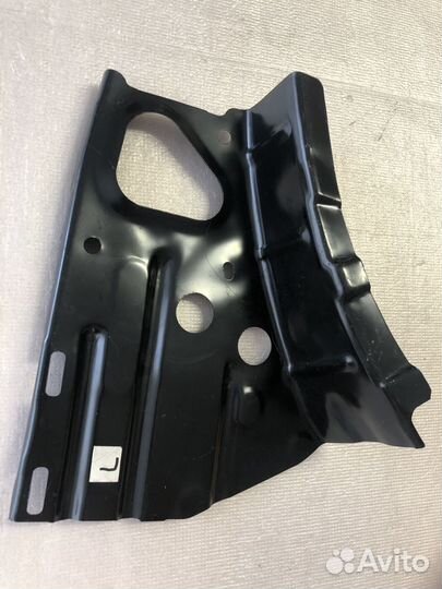 Кронштейн крепления Toyota avensis 5571405040