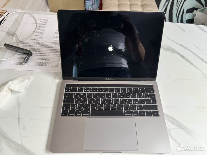 Apple MacBook Pro 13 touch bar