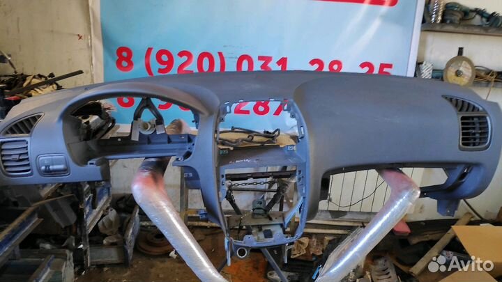 Торпедо панель передняя hyundai accent