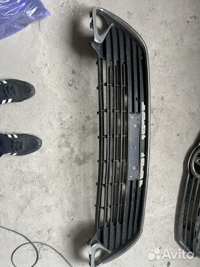 Решетка переднего бампера toyota camry 55